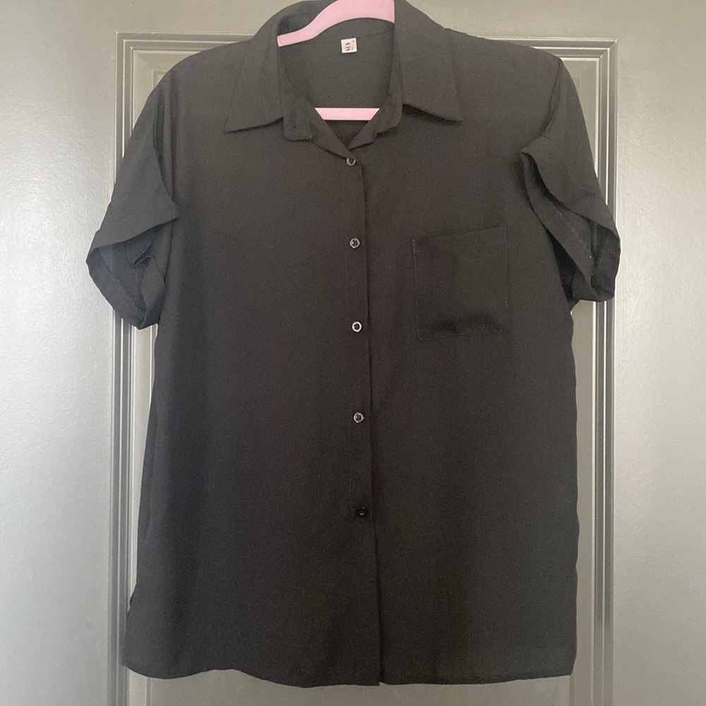 MOVING SALE - Women’s Short Sleeve Button Down Shirt